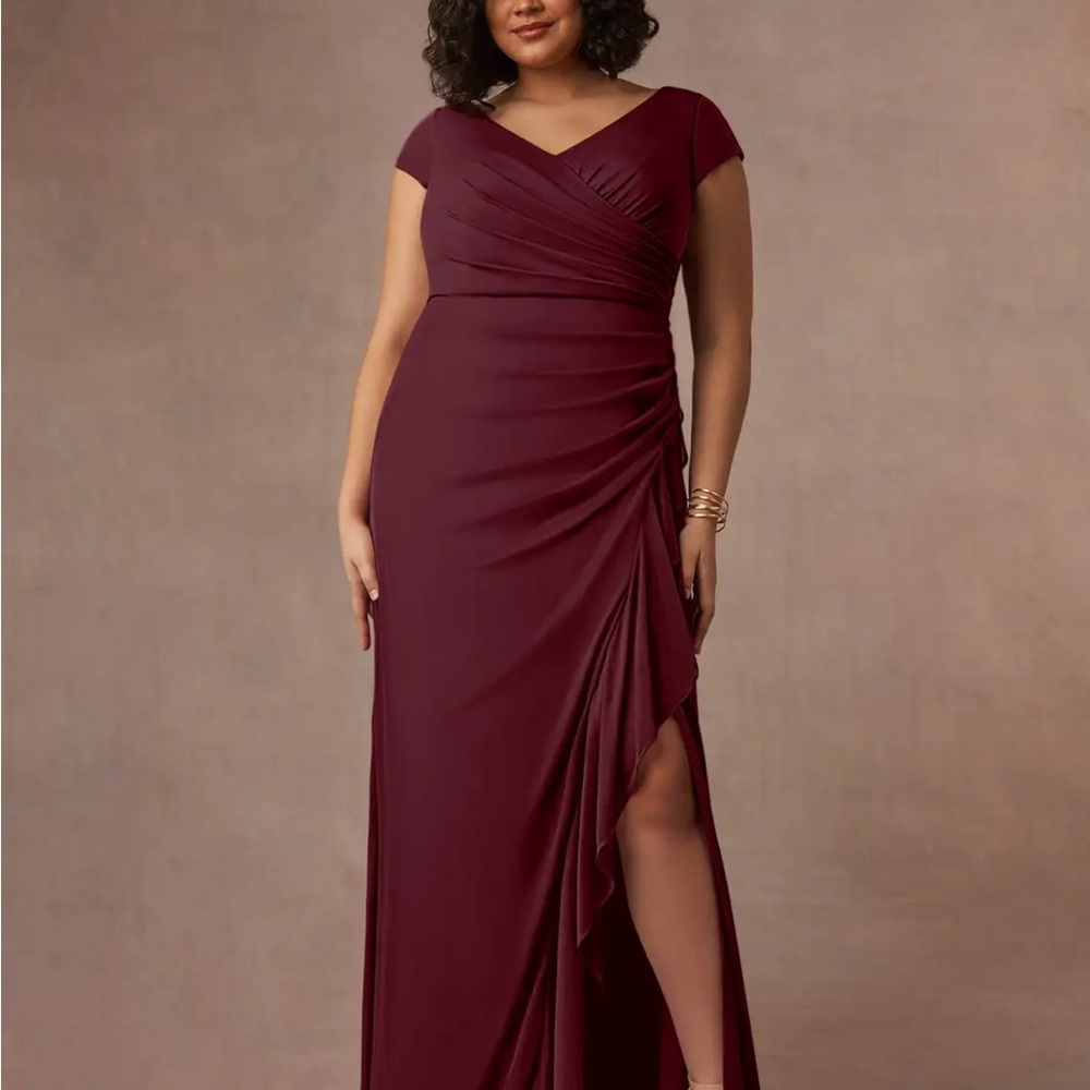 Azazie Roya Mother of the Bride/Groom Dress in Cabernet Stretch Mesh Size 16 NWT